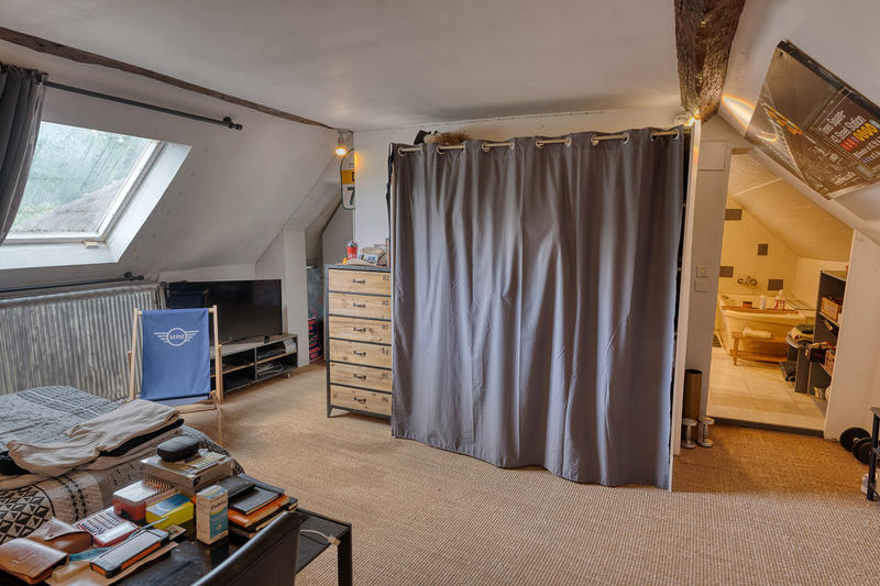 Maison - 250 m² - 7 pièces