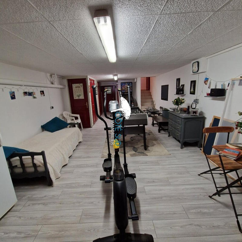 Maison - 220 m² - 9 pièces