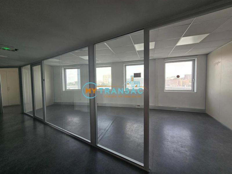 Local d'activités - 2 457 m²