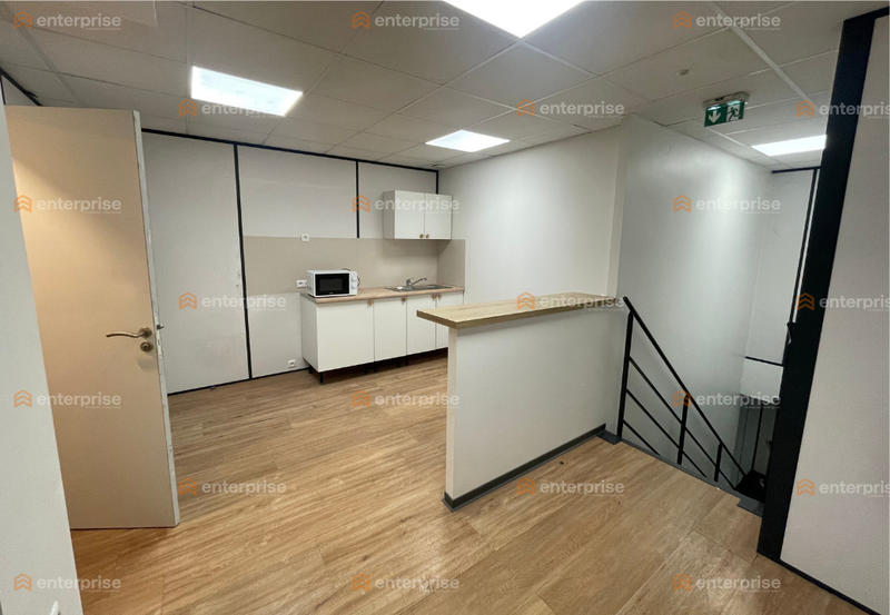 Local d'activité / Entrepôt - 1 315 m²