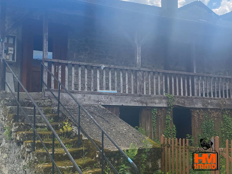 Maison - 300 m² - 15 pièces