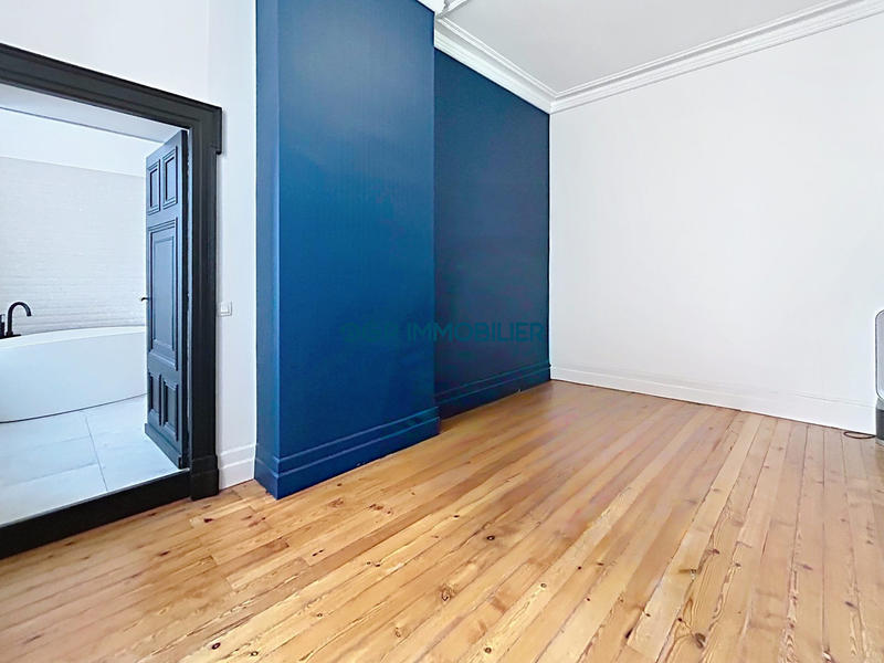 Appartement - 165 m² - 6 pièces