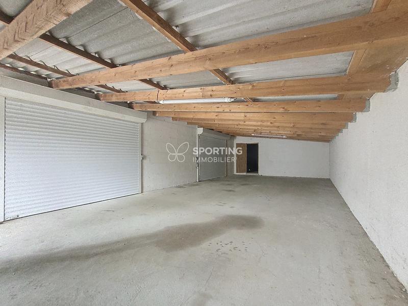 Maison - 400 m² - 8 pièces