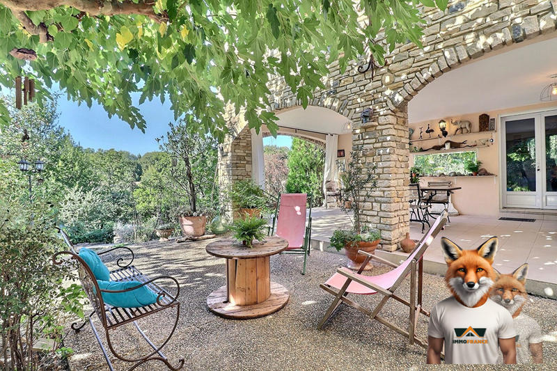 Maison traditionnelle - 266 m² - 10 pièces