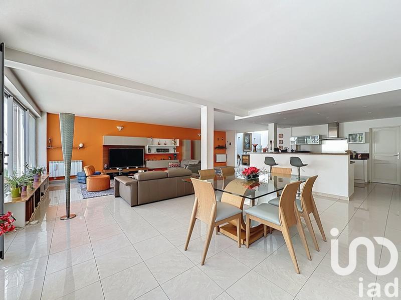 Appartement - 210 m² - 7 pièces