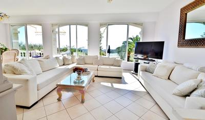 Villa - 250 m² - 6 pièces