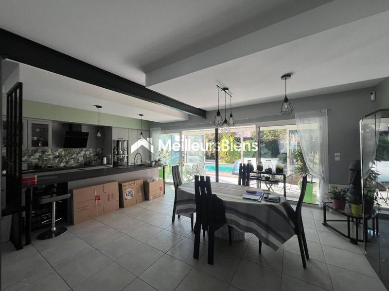 Maison - 167 m² - 7 pièces