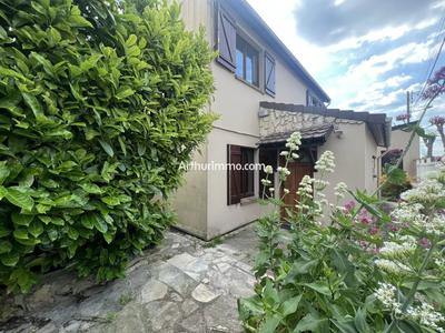 Maison - 185 m² - 7 pièces