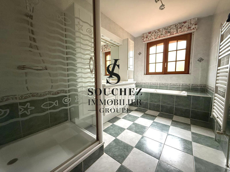 Maison - 202 m² - 7 pièces