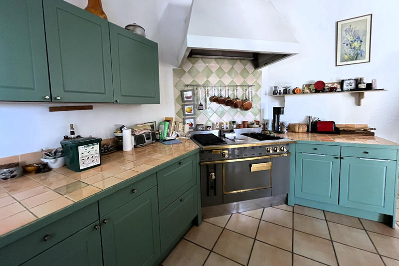 Maison - 257 m² - 10 pièces