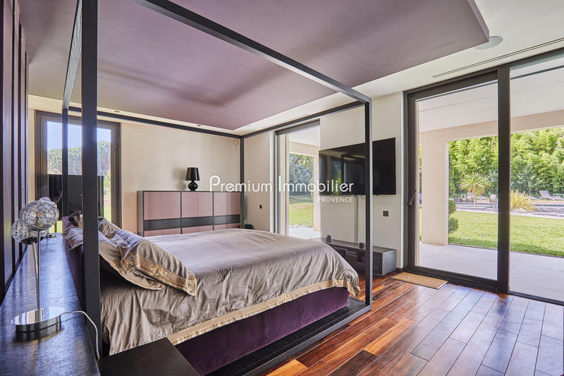 Maison contemporaine - 650 m² - 15 pièces