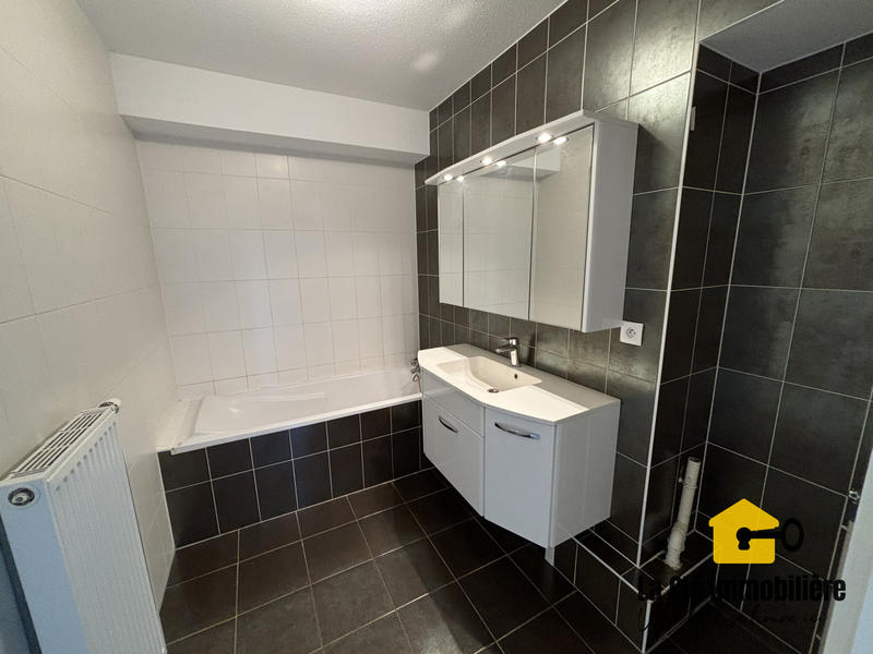 Appartement - 93 m² - 5 pièces