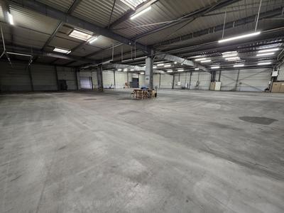 Entrepôt - 2 860 m²