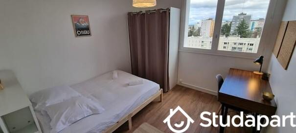 Chambre - 10 m² - 1 pièce