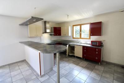 Maison traditionnelle - 104 m² - 6 pièces