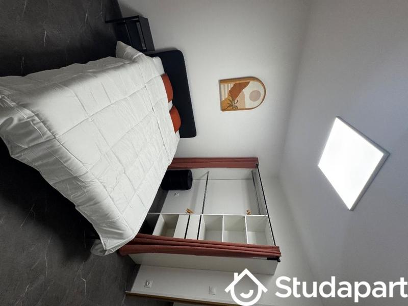 Chambre - 10 m² - 1 pièce