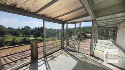 Propriété - 283 m² - 8 pièces