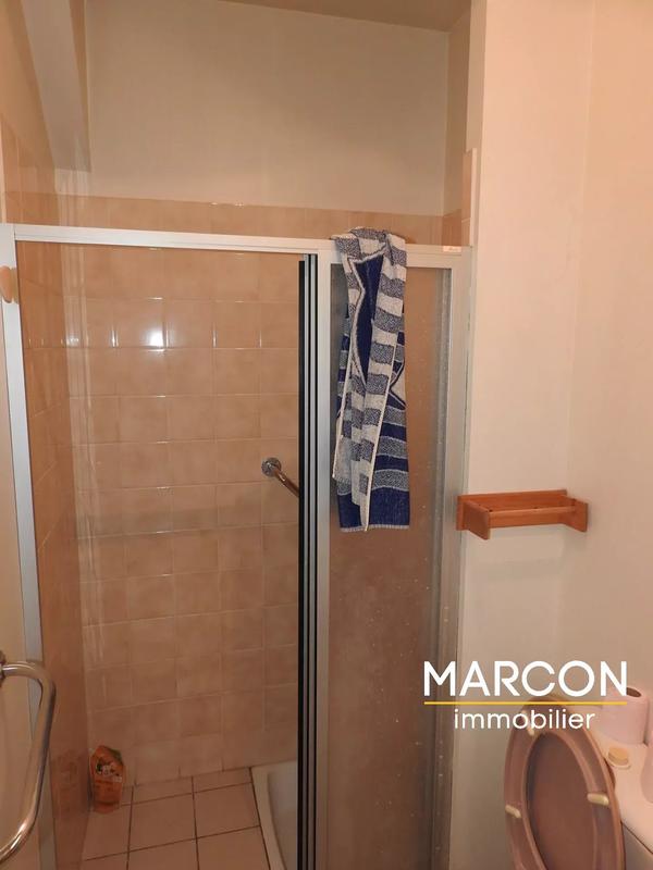 Maison - 214 m² - 8 pièces