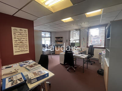 Bureau - 375 m²