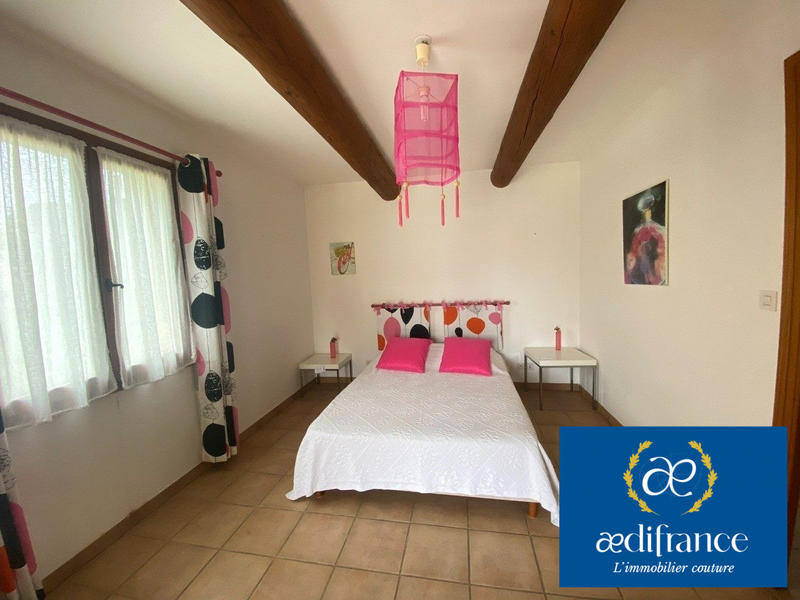 Maison traditionnelle - 231 m² - 9 pièces