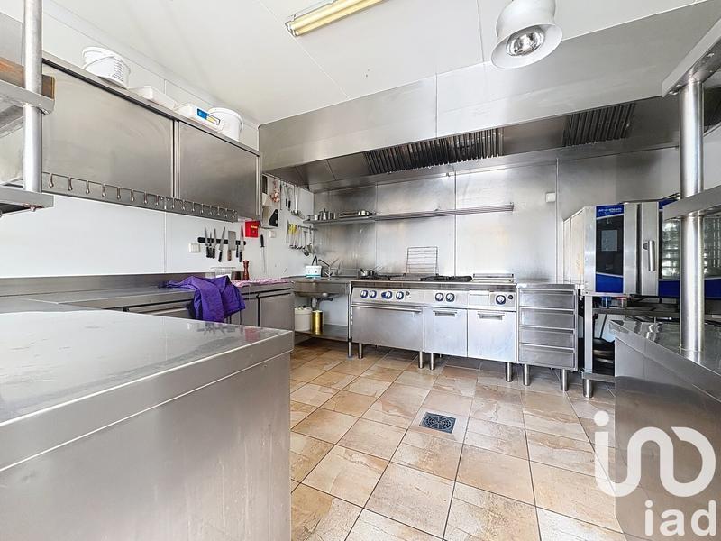 Maison - 238 m² - 8 pièces