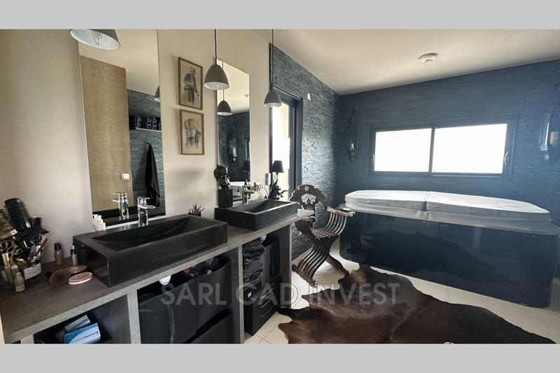 Maison contemporaine - 150 m² - 7 pièces