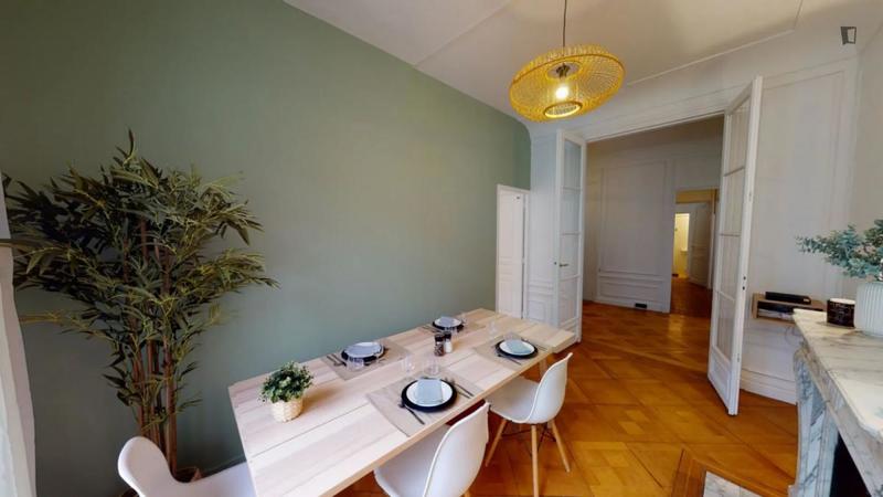 Chambre - 23 m² - 6 pièces