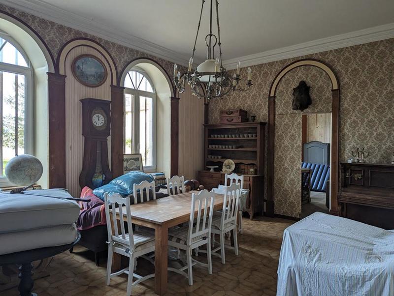 Château - 1 400 m² - 23 pièces