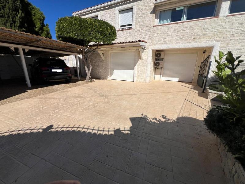 Maison traditionnelle - 138 m² - 5 pièces