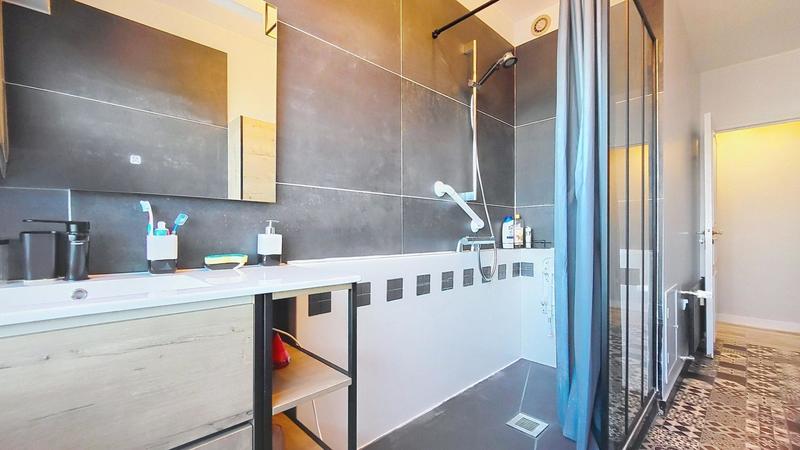 Appartement - 107 m² - 5 pièces