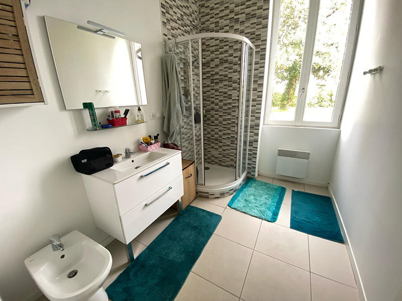 Maison - 675 m² - 10 pièces