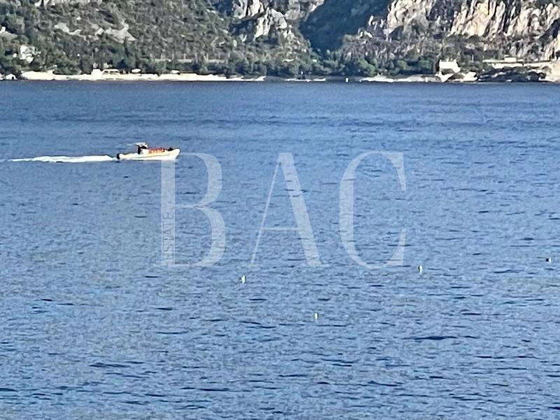 Propriété - 3 500 m² - 30 pièces