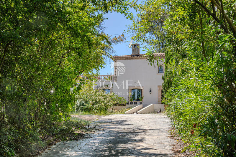 Maison - 463 m² - 15 pièces