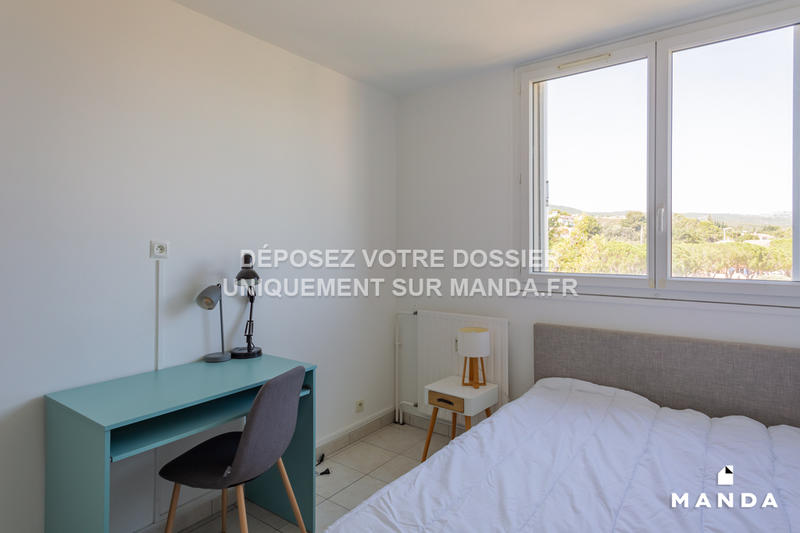 Chambre - 10 m² - 5 pièces