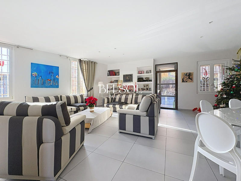 Maison - 458 m² - 7 pièces