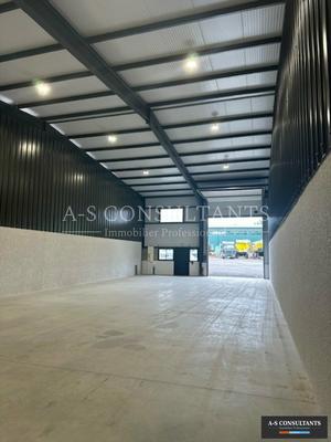 Entrepôt - 250 m²