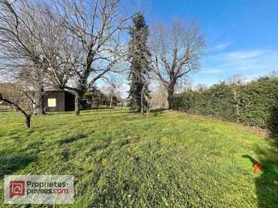 Terrain constructible - 884 m²
