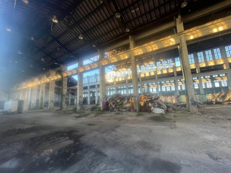 Entrepôt - 7 000 m² - 1 pièce