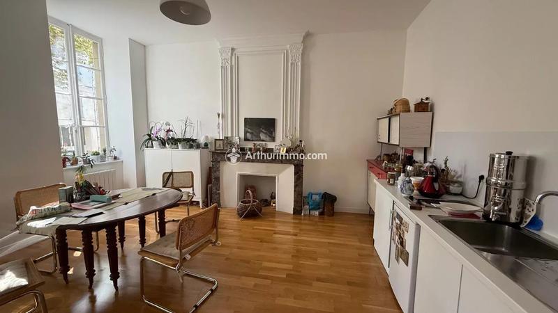 Appartement - 60 m² - 2 pièces