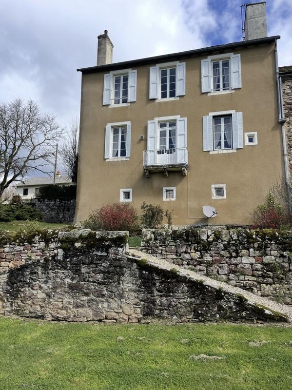 Maison - 180 m² - 6 pièces