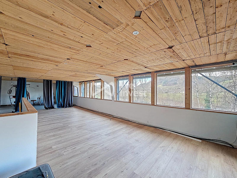 Maison - 171 m² - 6 pièces