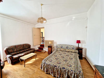 Maison - 221 m² - 8 pièces