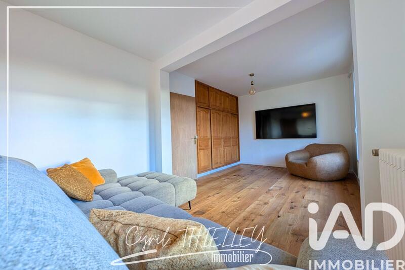 Maison - 180 m² - 8 pièces