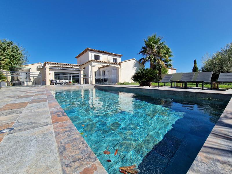 Maison - 152 m² - 7 pièces