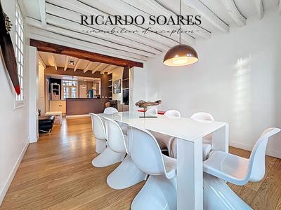 Maison - 207 m² - 9 pièces