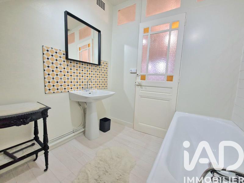 Maison - 267 m² - 10 pièces