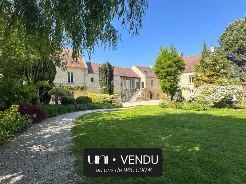 Maison - 305 m² - 11 pièces