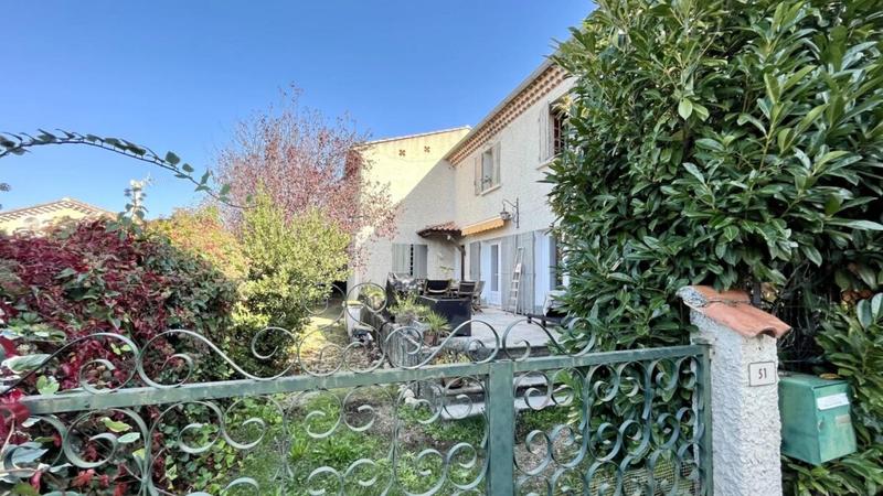 Maison - 140 m² - 8 pièces