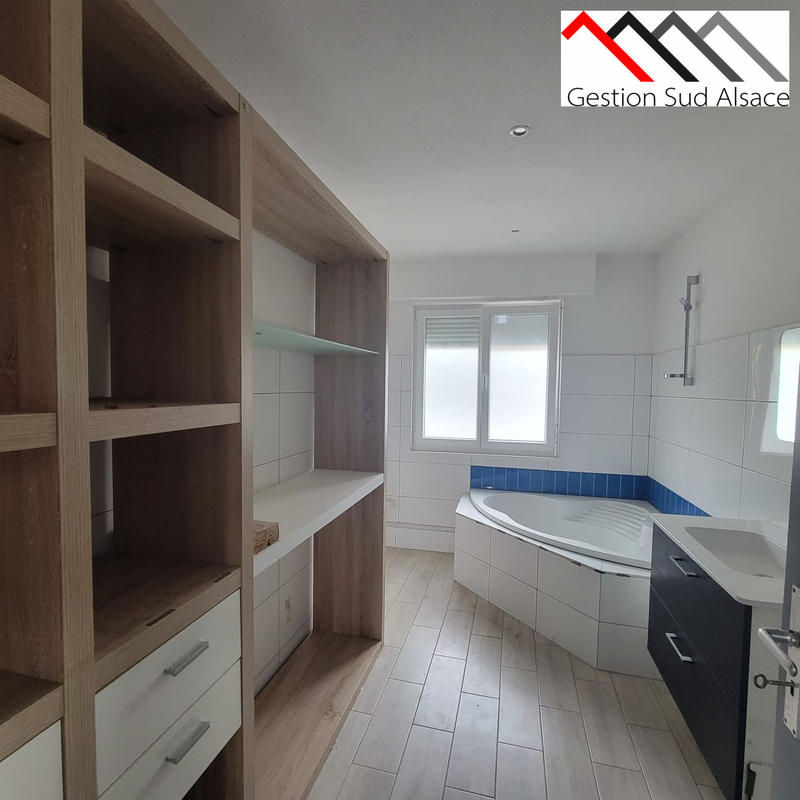 Local commercial - 248 m² - 8 pièces