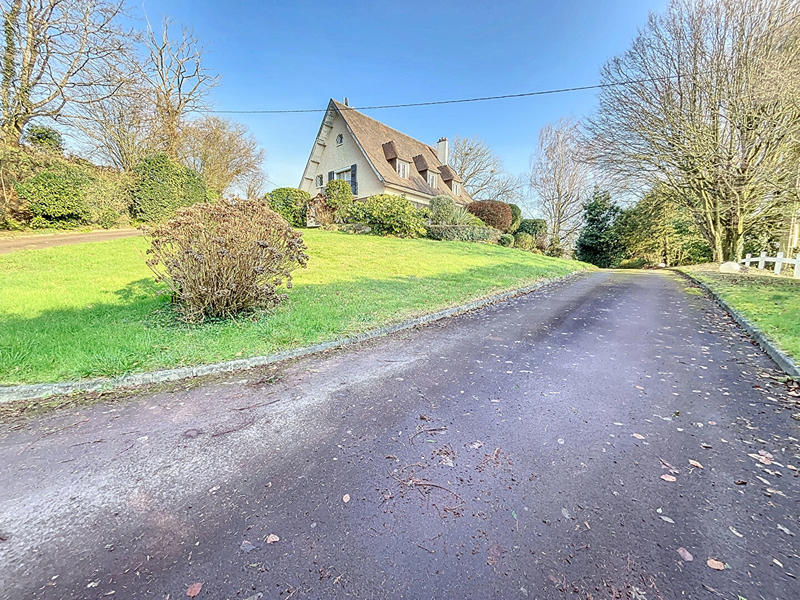 Maison - 261 m² - 9 pièces